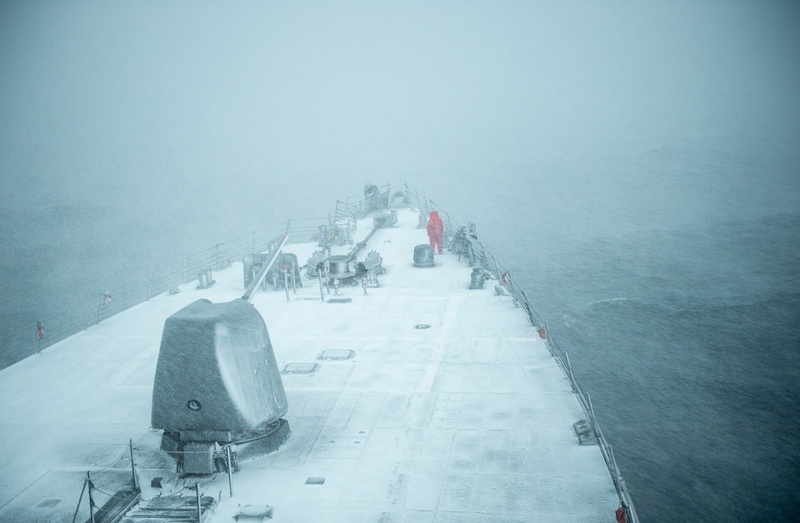 Illustration for article titled 18 terrifying photos of ships in trouble
